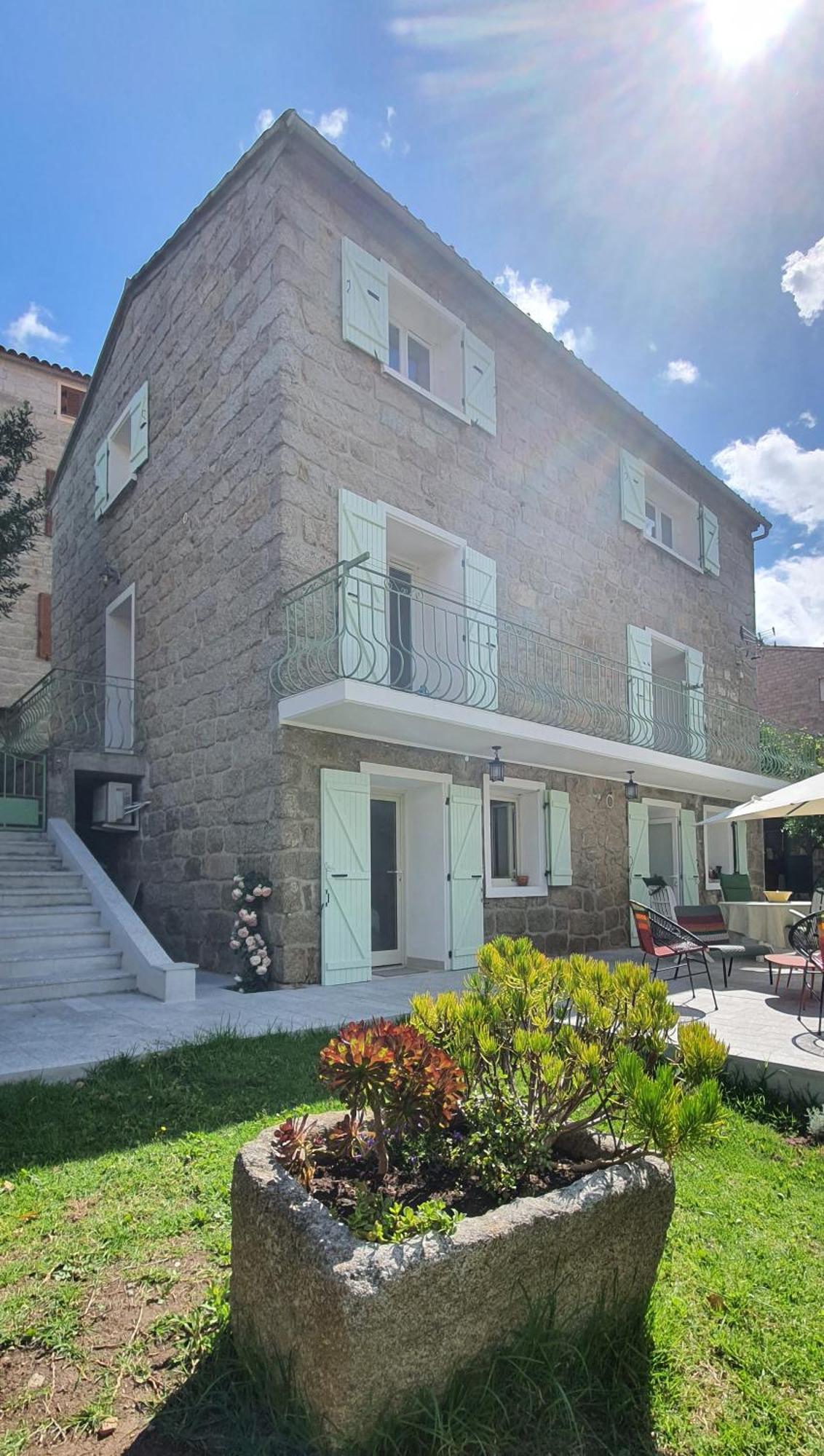 Charmant Appartement En Rez De Jardin Sartène Екстериор снимка